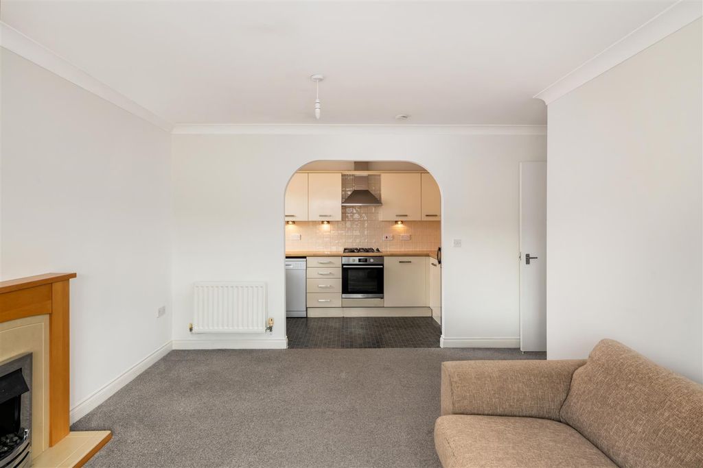 Property photo 3 of 13 34 Kingsfield Internals4.Jpg