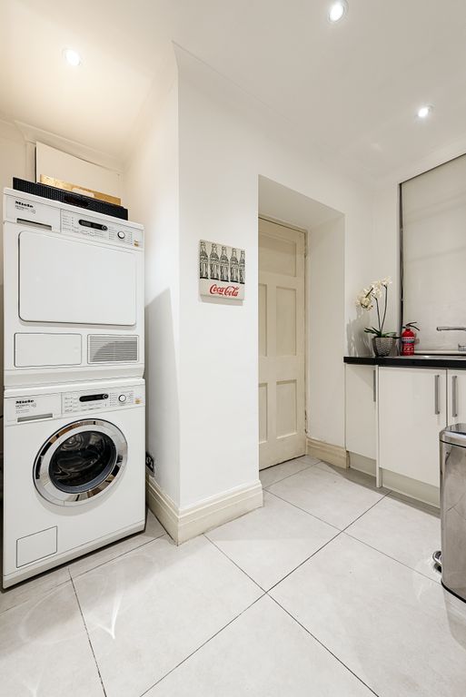 Property photo 3 of 11 Utility Room