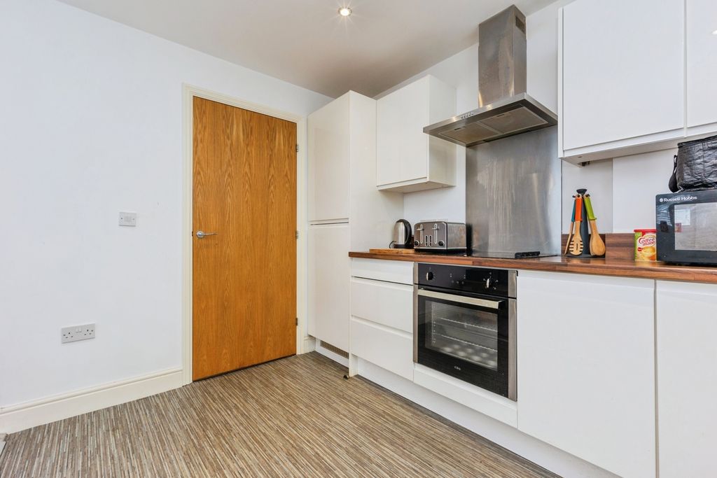 Property photo 3 of 11 Pbox-Img.Jpg