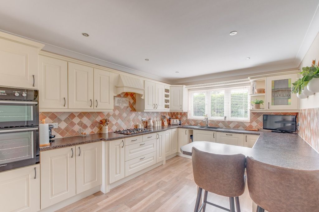 Property photo 3 of 24 Picture No. 20