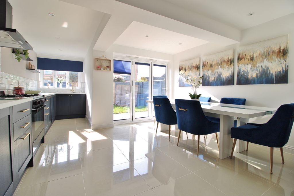 Property photo 2 of 24