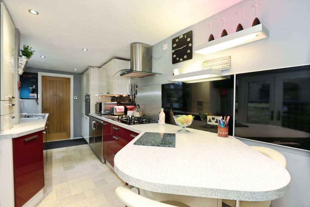 Property photo 2 of 15