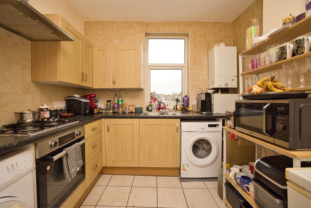 Property photo 3 of 8 Picture 3