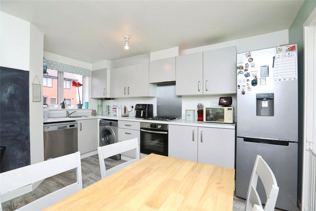 Property photo 2 of 32 Picture No. 33