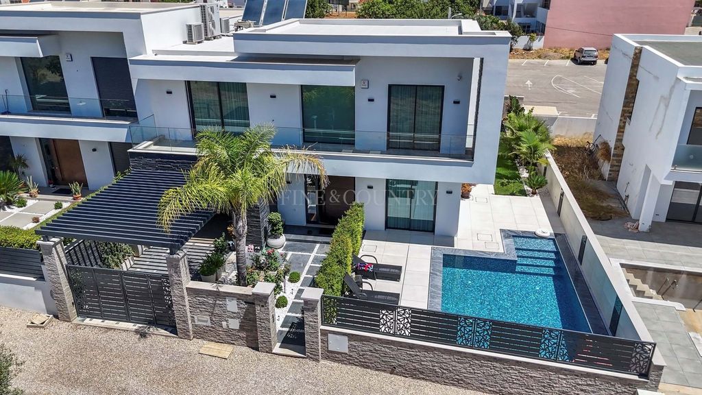 Property photo 3 of 30