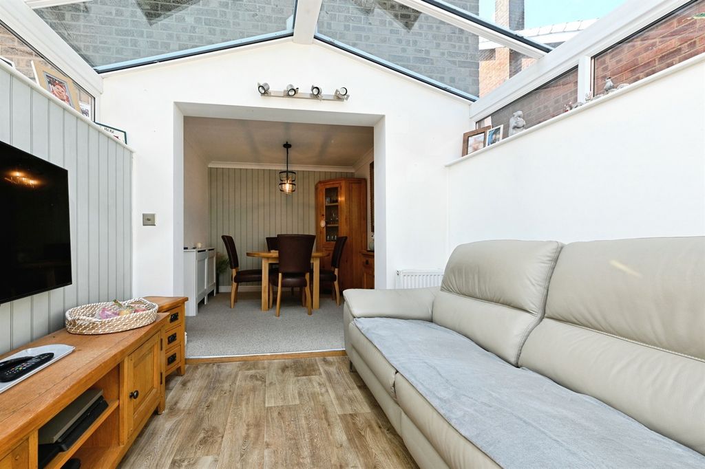 Property photo 2 of 23
