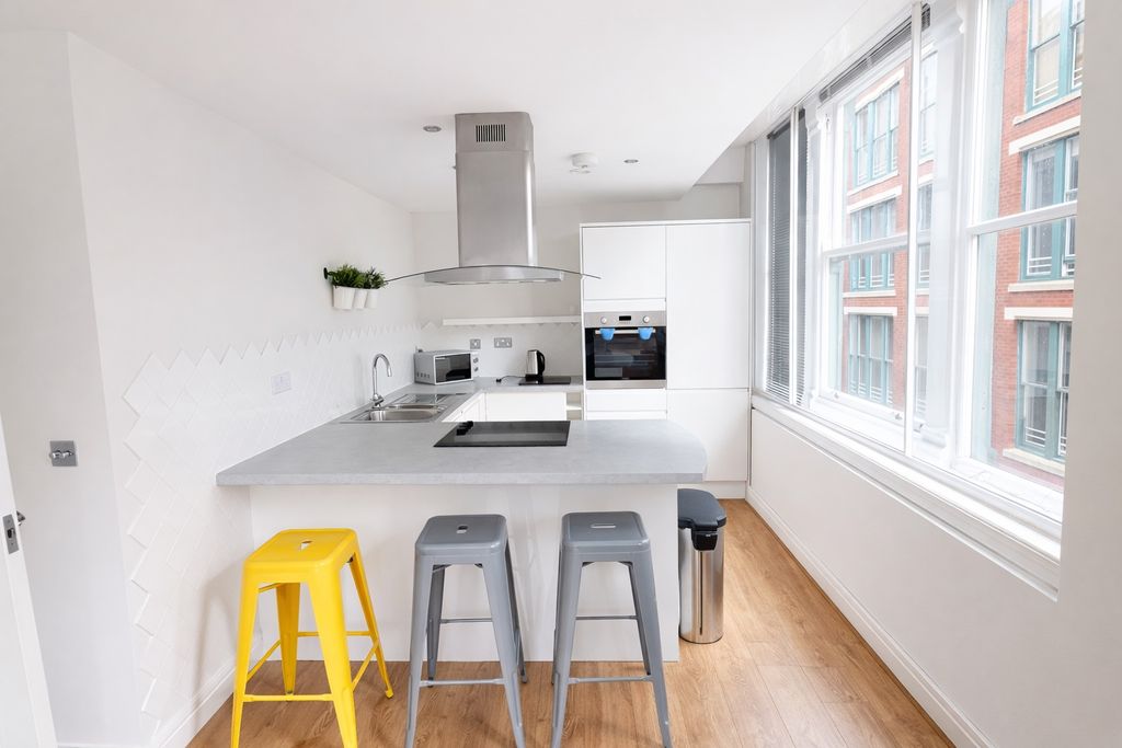 Property photo 3 of 8 Kitchen