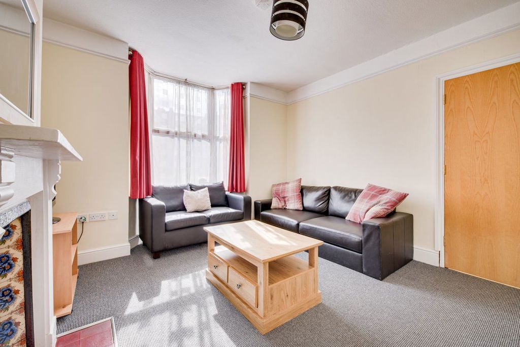 Property photo 3 of 26