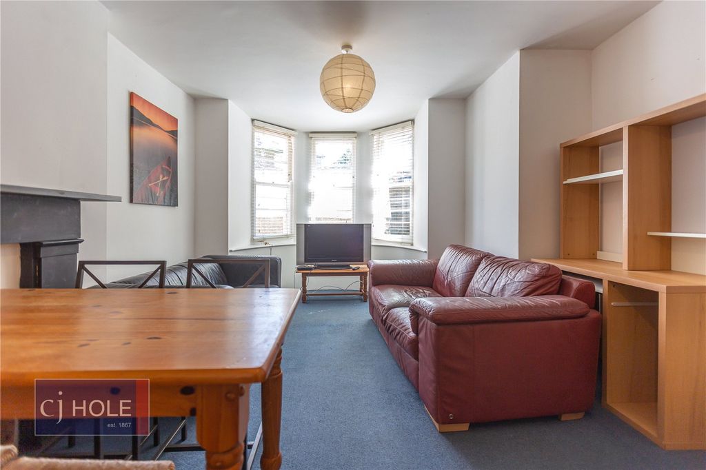 Property photo 2 of 12 Picture No. 15