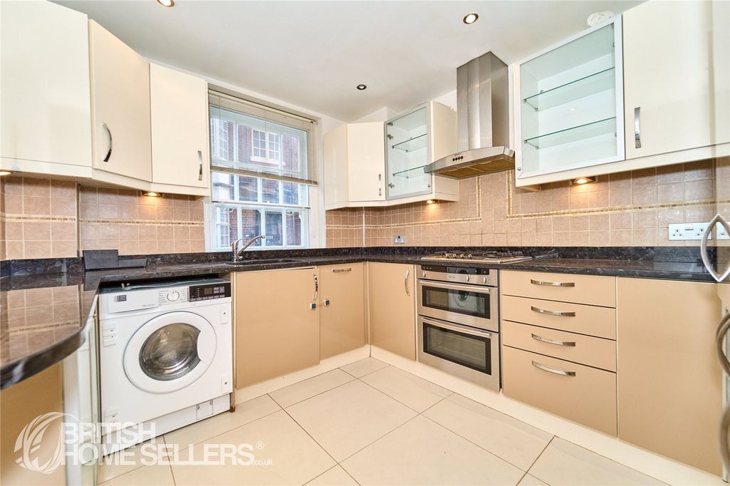 Property photo 2 of 20 Picture No. 14