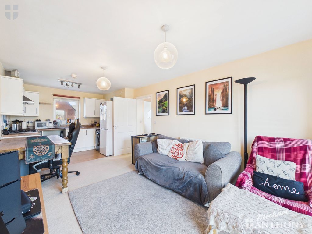 Property photo 2 of 13 Cam03218G0-Pr0974-Still008