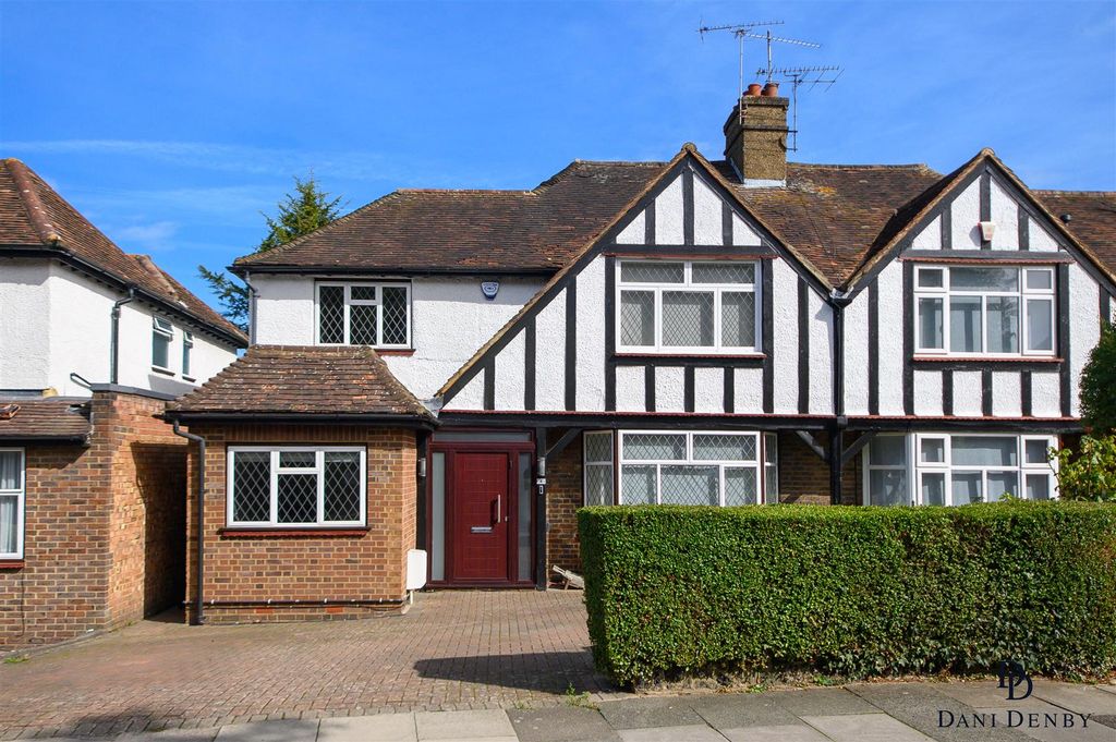 Property photo 1 of 17