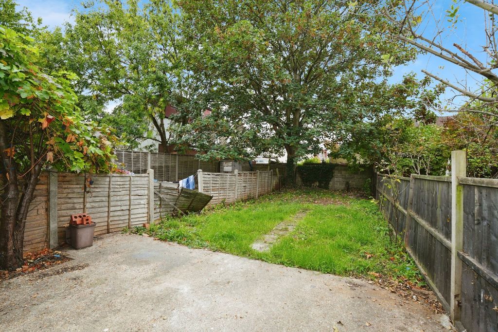 Property photo 3 of 8