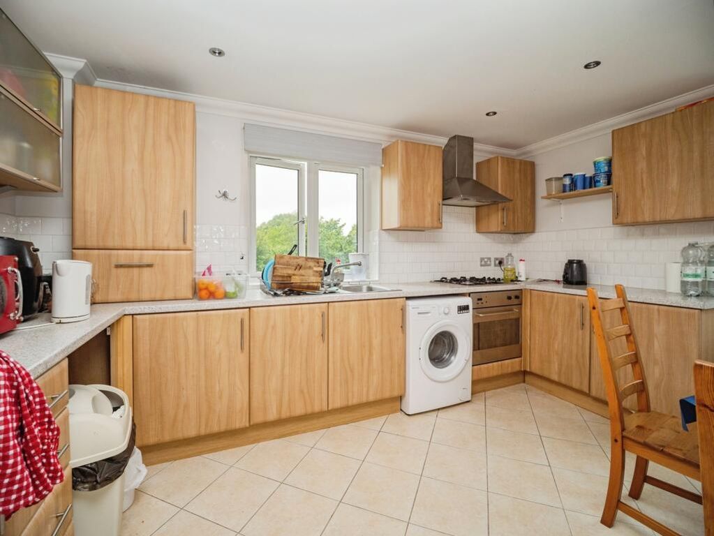 Property photo 3 of 9 Kitchen