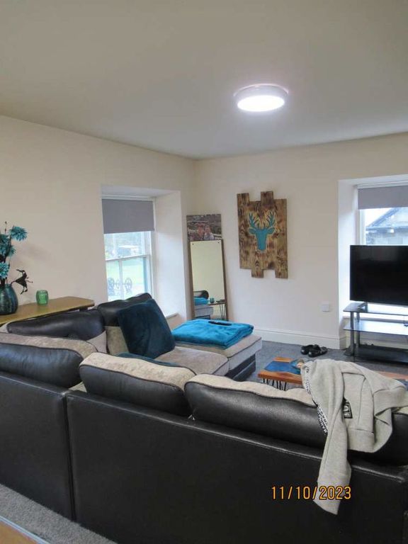 Property photo 2 of 9 Lounge