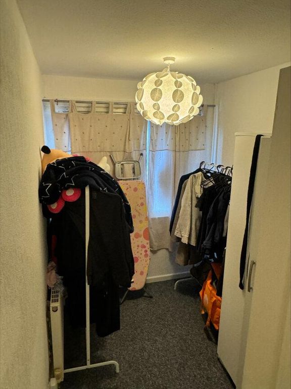 Property photo 2 of 11 49Dde26c-37F4-4525-84cd-F88Cfef4ccc3.Jpg