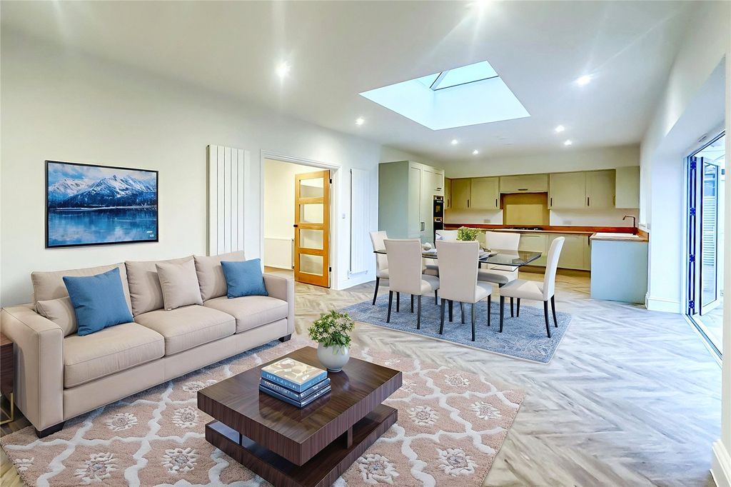 Property photo 3 of 29 Picture No. 31