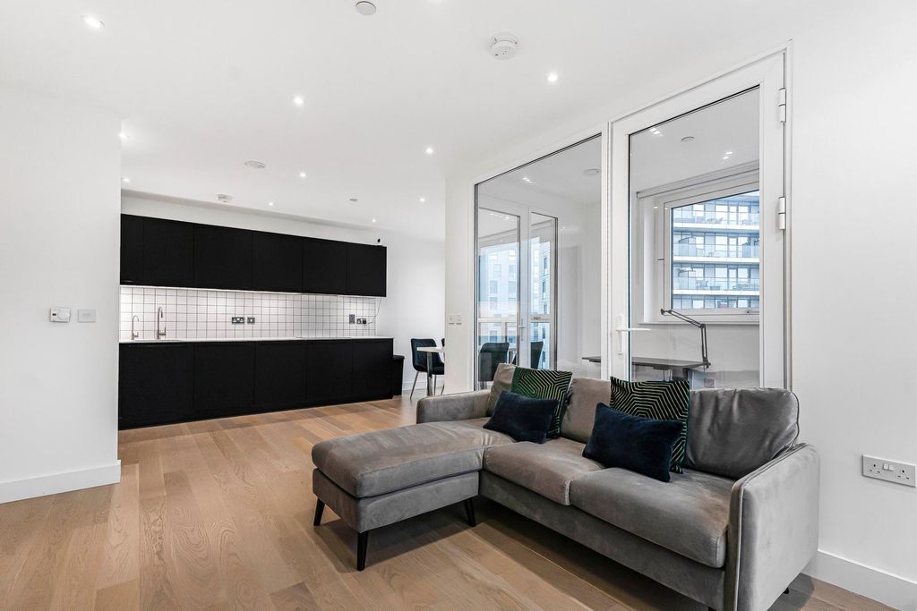 Property photo 1 of 21 Photo 0