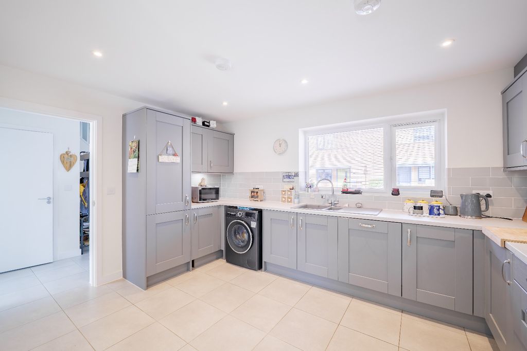 Property photo 3 of 23 5352567