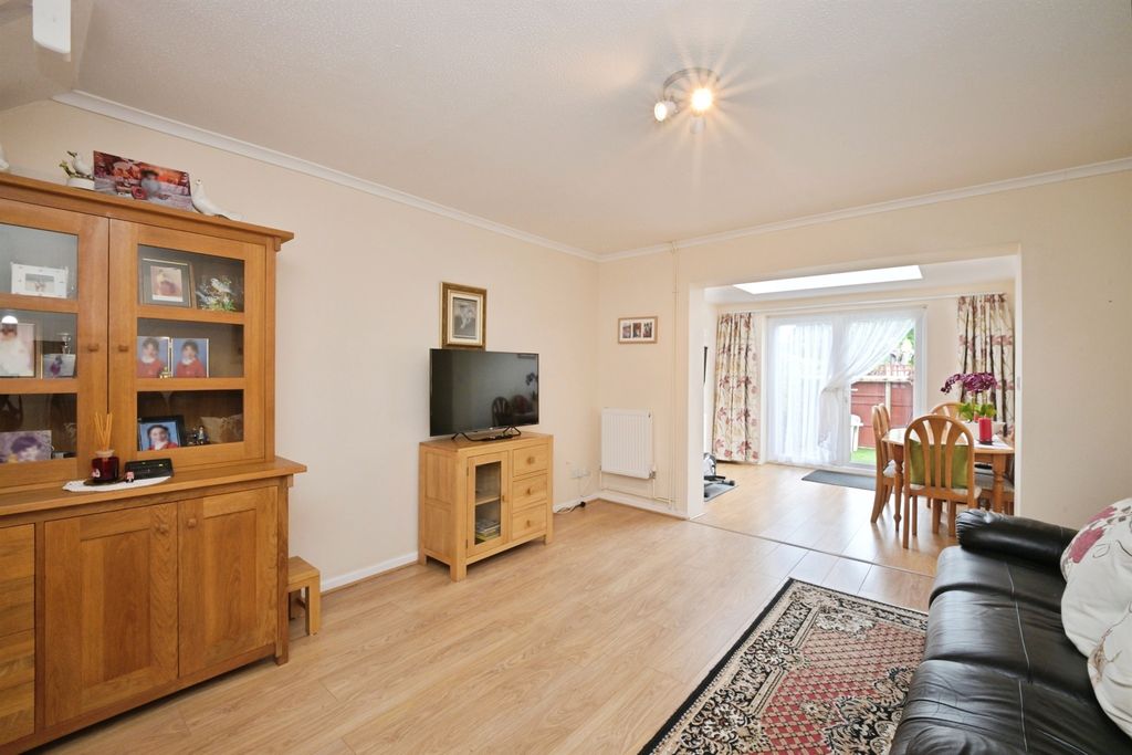Property photo 2 of 12