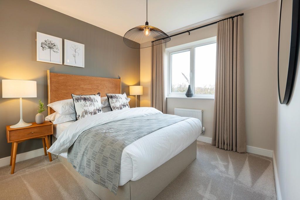 Property photo 1 of 9 Double Bedroom Enjoys Views Over The Garden