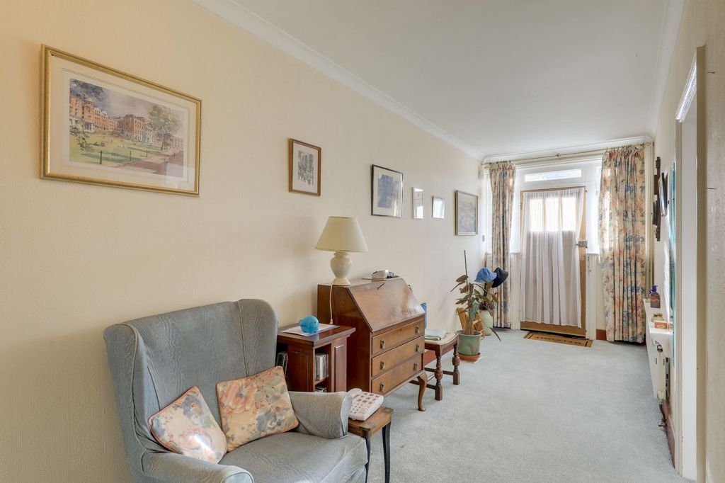 Property photo 3 of 27