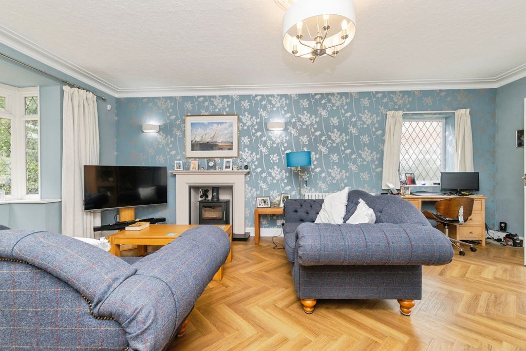 Property photo 3 of 25 Pbox-Img.Jpg