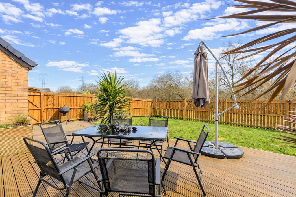 Property photo 2 of 23