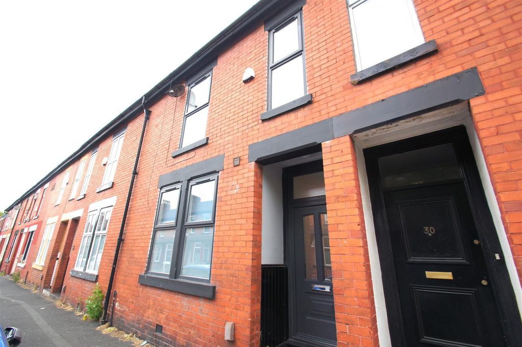 Property photo 1 of 17