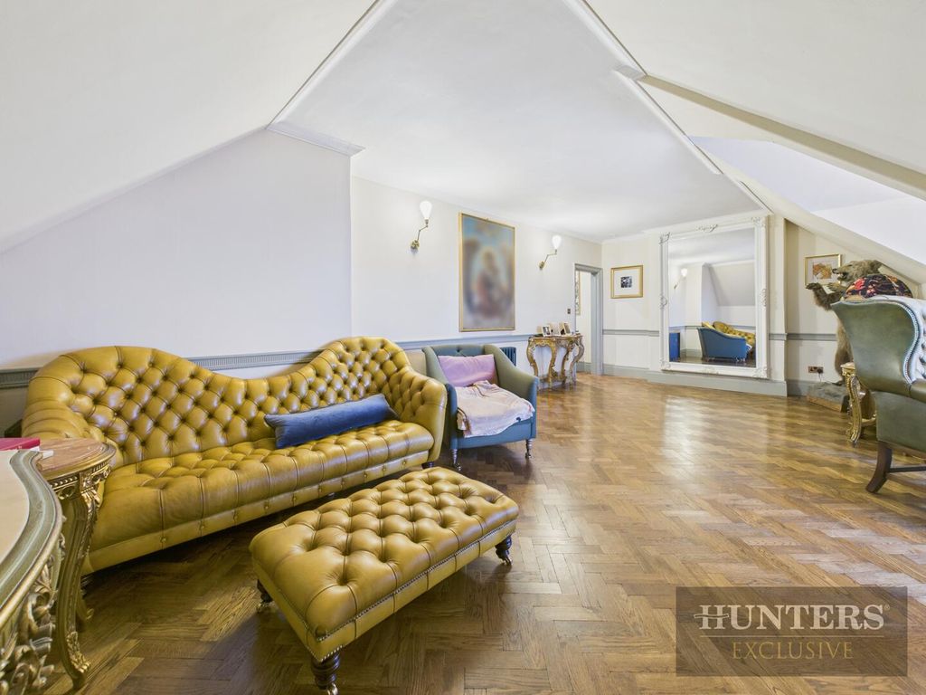 Property photo 3 of 34 Living Room