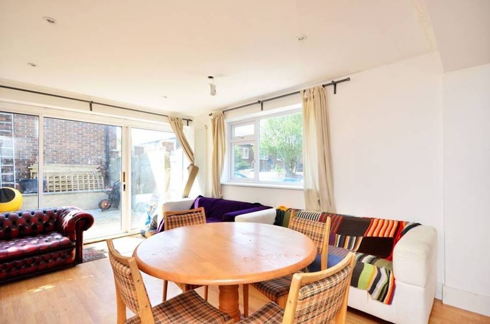 Property photo 1 of 3