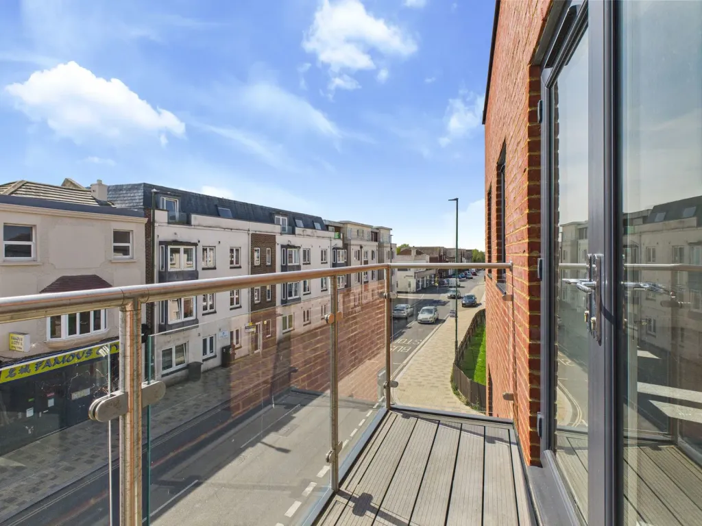 Property photo 1 of 9 Cam03423G0-Pr0388-Still003_1745916986358