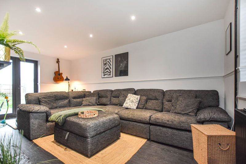 Property photo 3 of 19 Photo 1