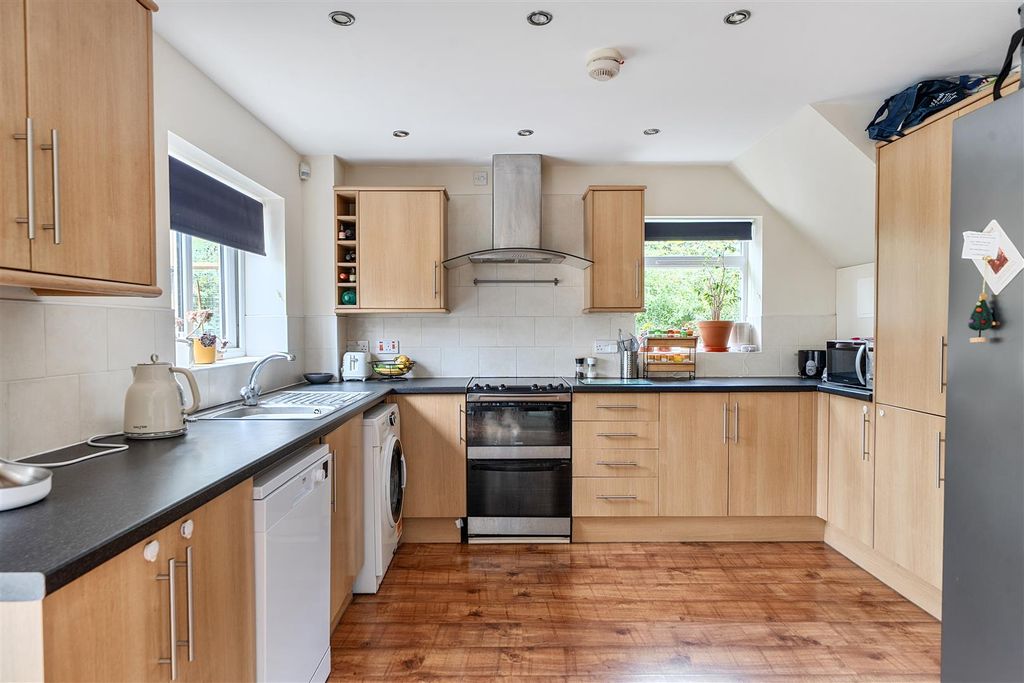 Property photo 3 of 12 Kitchen/Diner