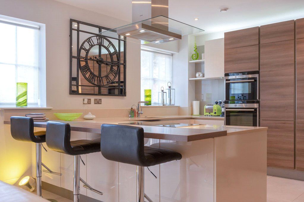 Property photo 2 of 29 Picture No. 11