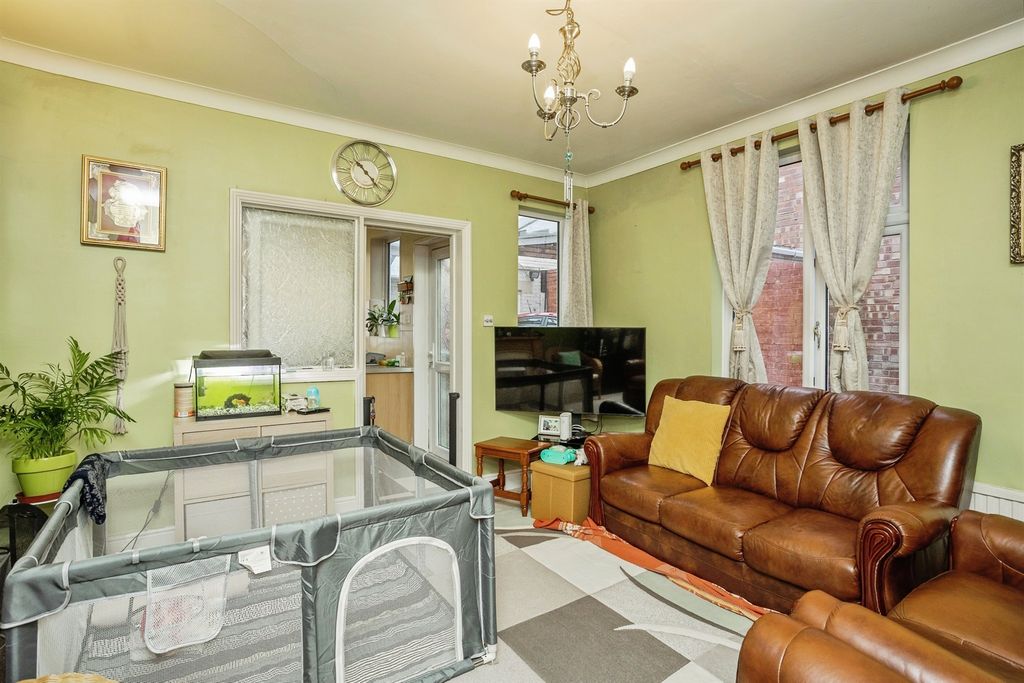 Property photo 3 of 20