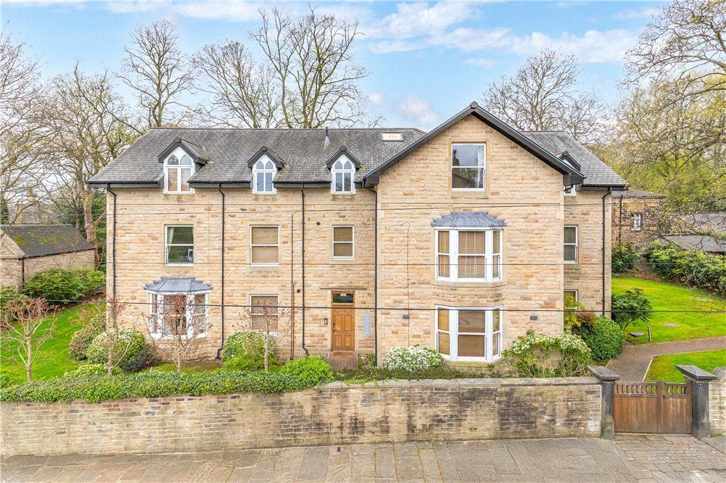 Property photo 2 of 7 Grosvenor Lodge