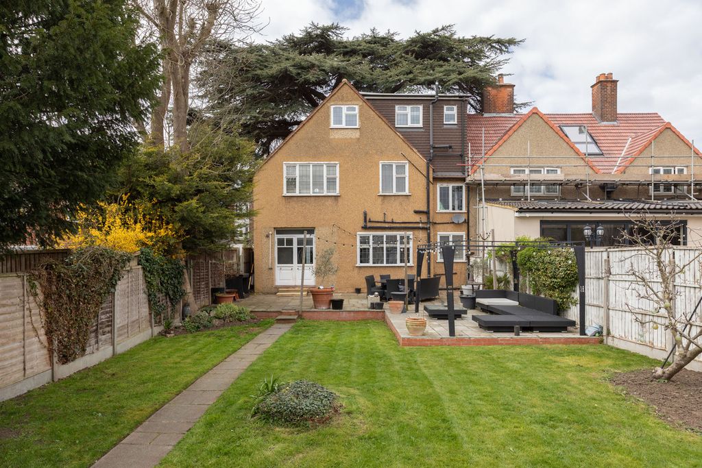 Property photo 3 of 26