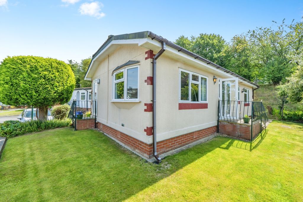 Property photo 3 of 17 Garden