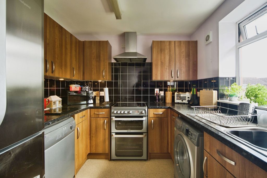 Property photo 3 of 17 Pbox-Img.Jpg