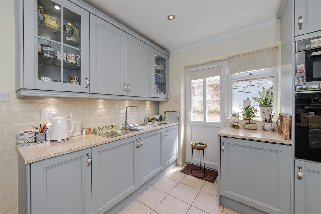 Property photo 3 of 18 58Greenlane-47.Jpg
