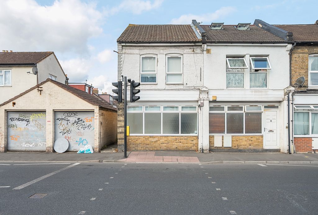 Property photo 2 of 9 1320715-2-6874Bfa...