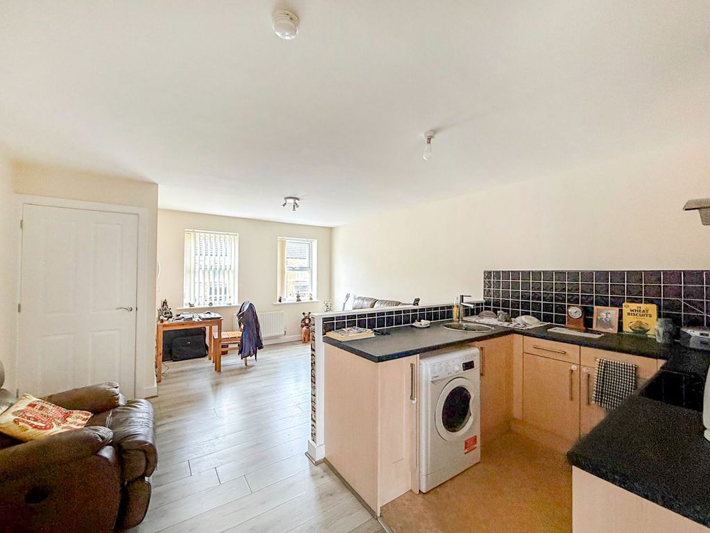 Property photo 2 of 8