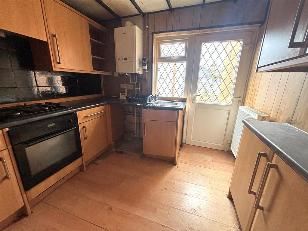Property photo 2 of 15 Kitchen 2.Jpg