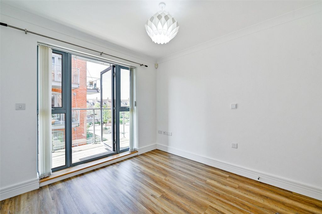 Property photo 3 of 8 Picture No. 02