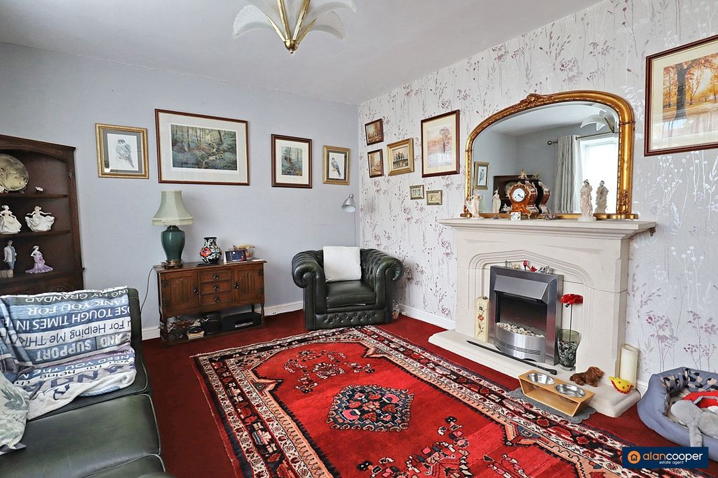Property photo 2 of 33 4419244