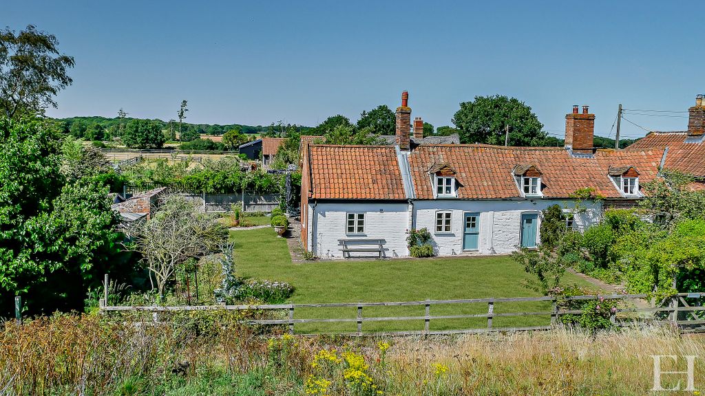 Property photo 3 of 37 8655309-Exteriorwm37-V2-800