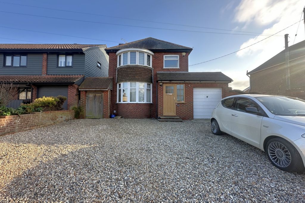 Property photo 1 of 17 Photo 8