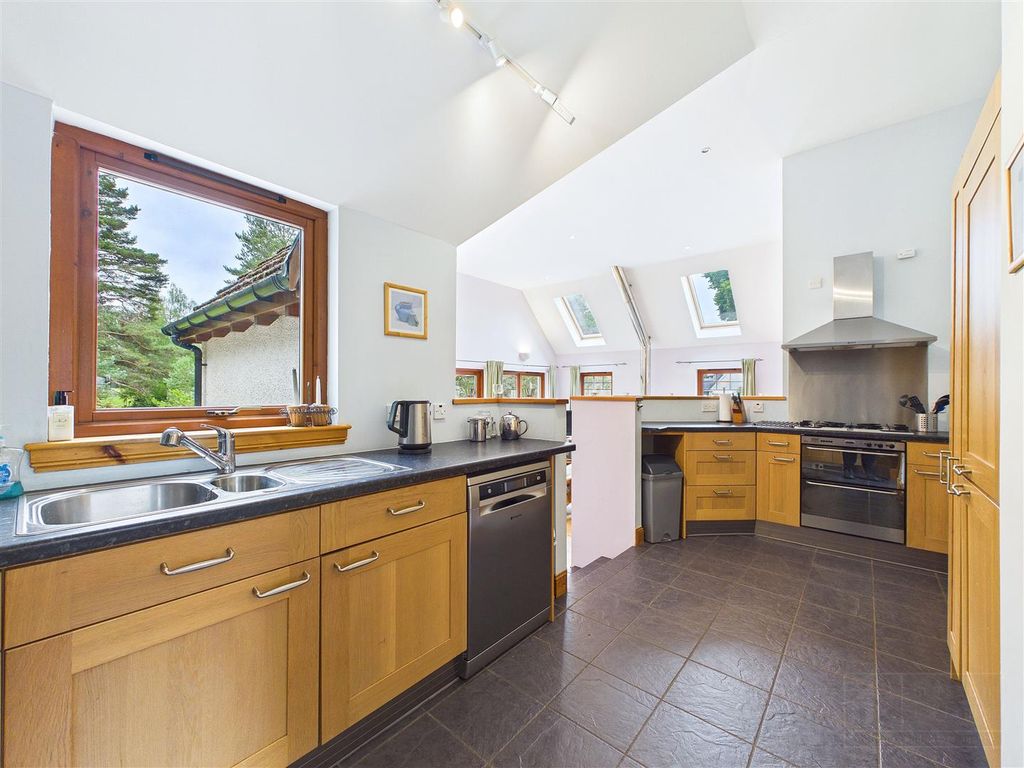 Property photo 3 of 26 Kitchen
