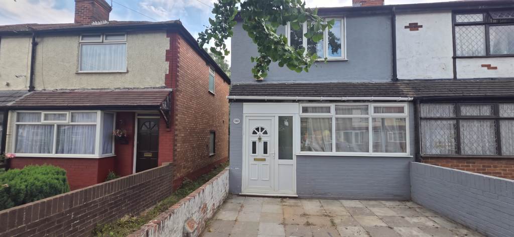 Property photo 1 of 18 Newly Decorated And Refurbished Terrace  2 Bed Room House To Rent Lansbury Drive, Hayes Ub4